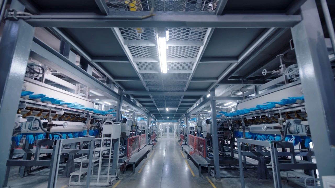 壹定发医疗是中国最大的一次性手套制造商、全球最大的一次性丁腈手套供应商。