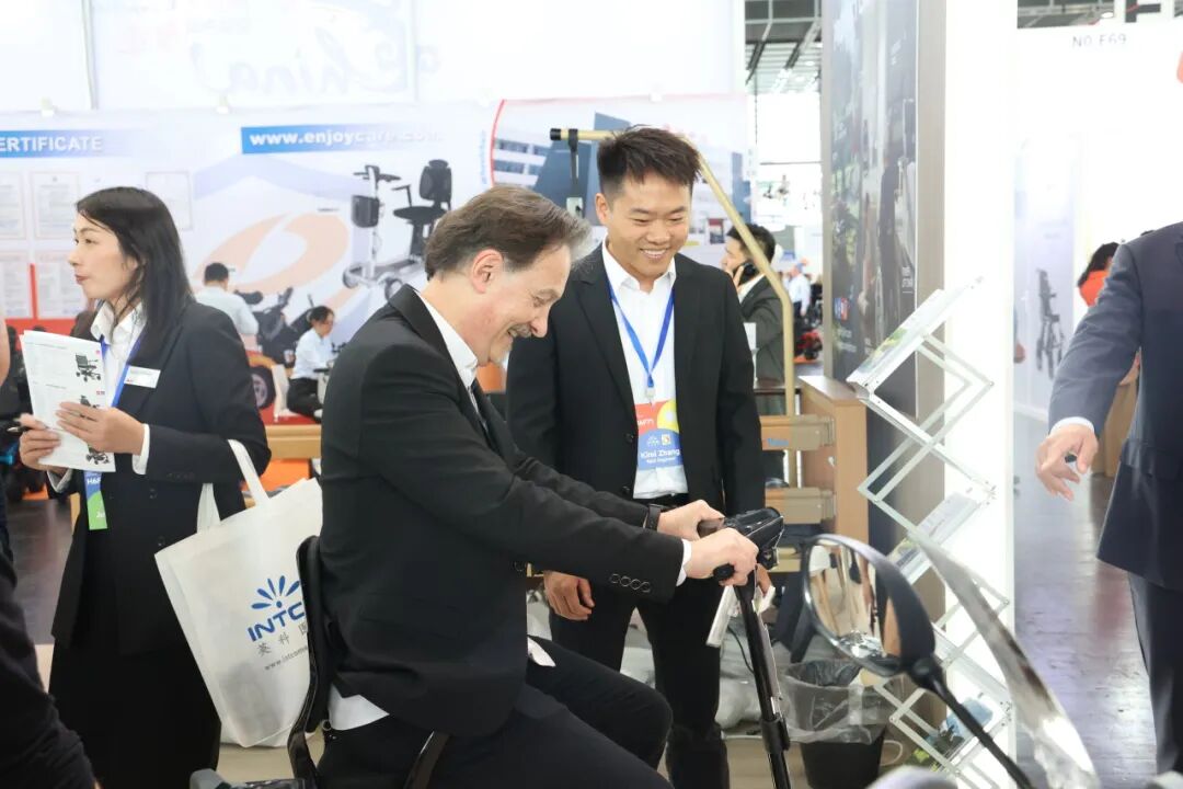 壹定发医疗亮相德国REHACARE2025 展示康养器械全系列创新移动解决方案